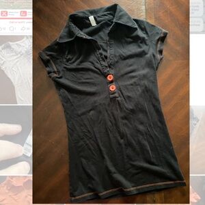 Tresics Black Short Sleeve Top with Red Buttons